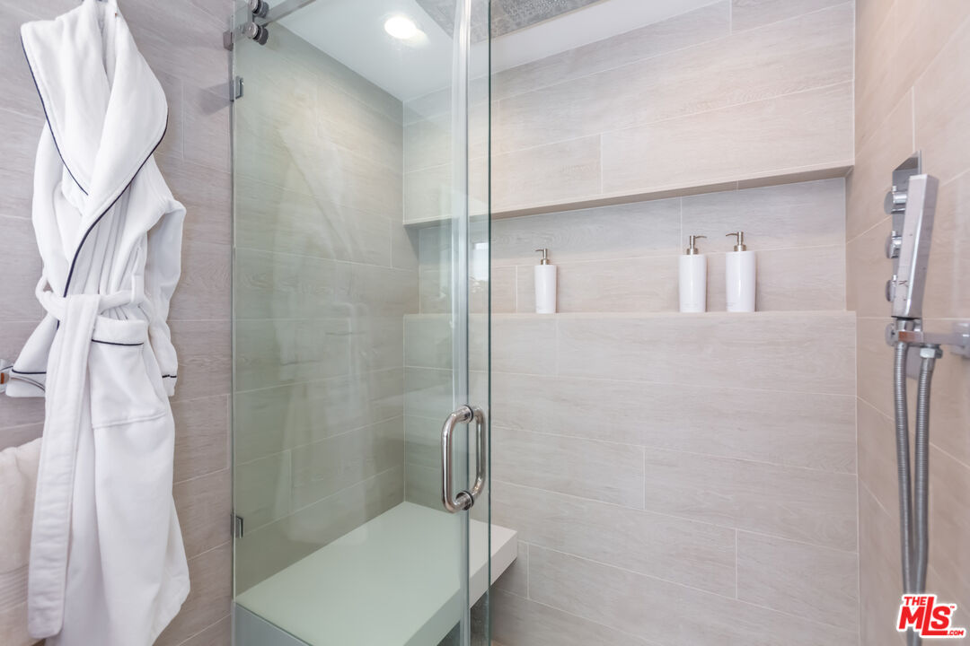 18 Union Jack St Unit: 302