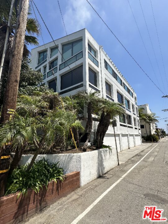 18 Union Jack St Unit: 302