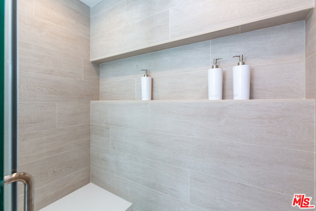 18 Union Jack St Unit: 302