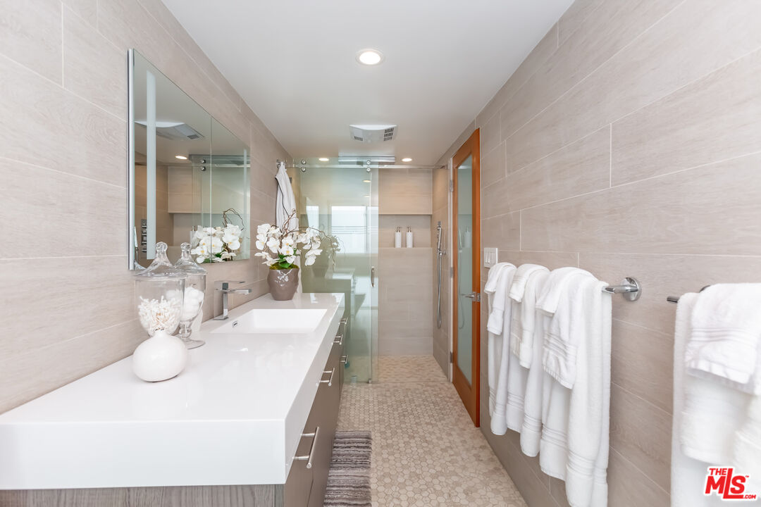 18 Union Jack St Unit: 302