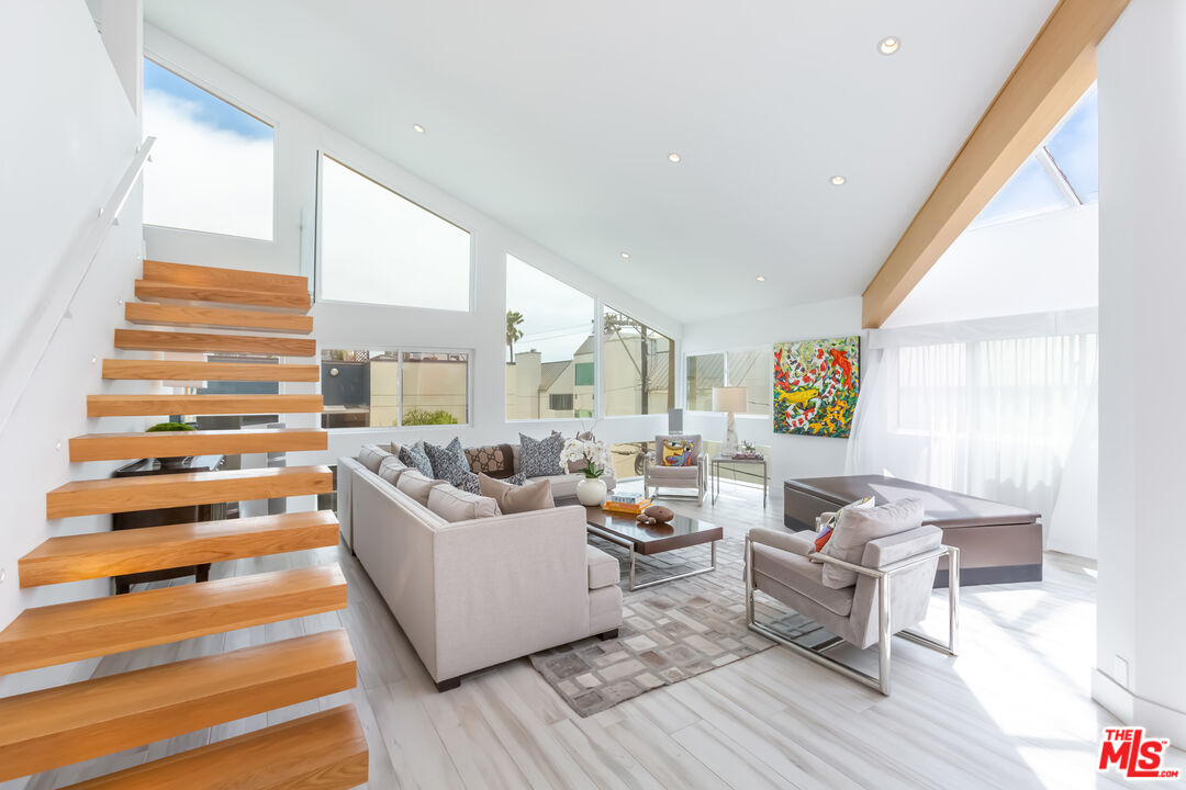 18 Union Jack St Unit: 302