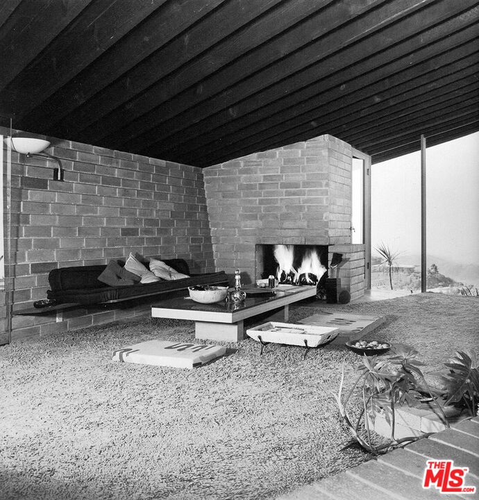 7316 Caverna Dr