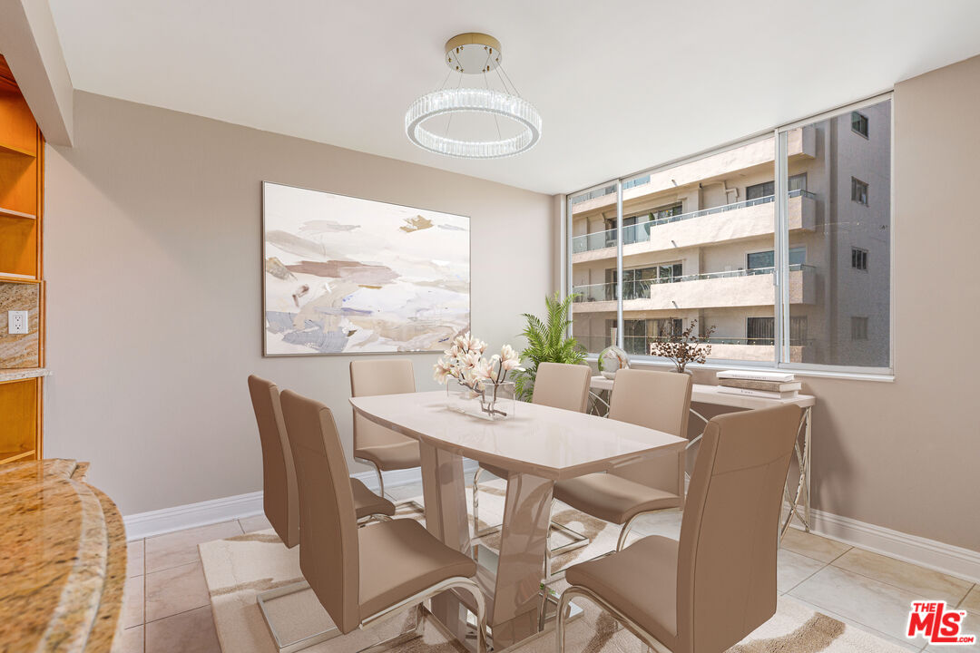 818 N Doheny Dr Unit: 501