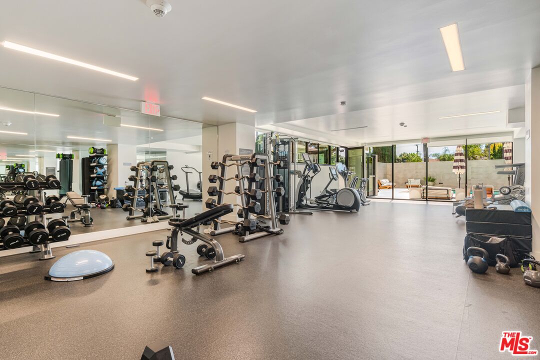 818 N Doheny Dr Unit: 501