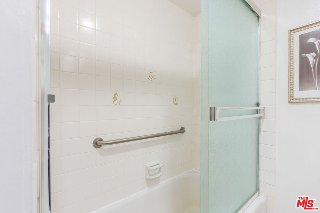 818 N Doheny Dr Unit: 501