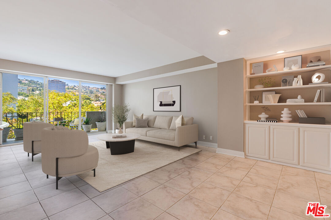 818 N Doheny Dr Unit: 501