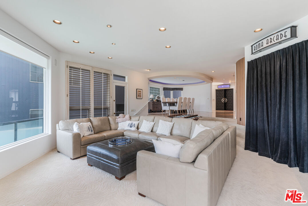 4611 Roma Ct