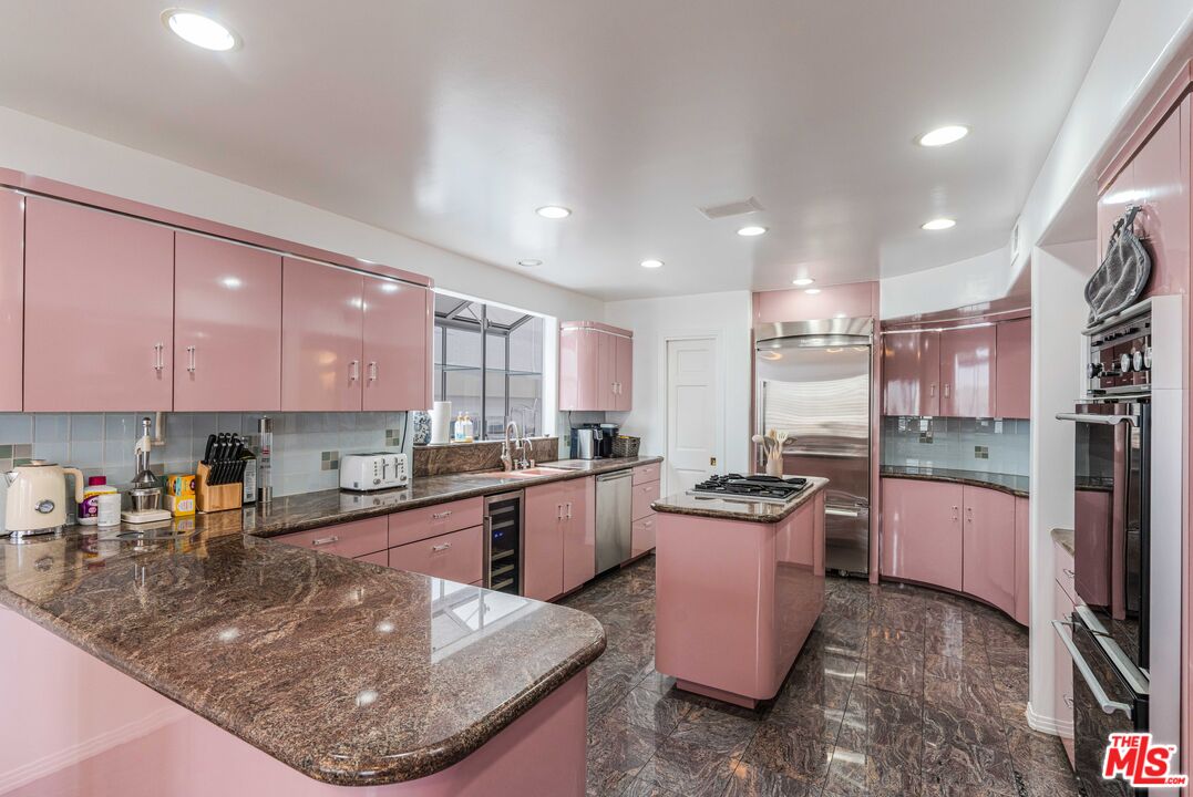 4611 Roma Ct