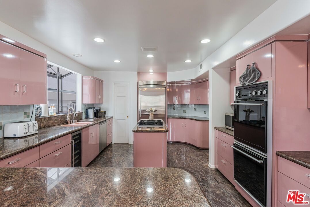 4611 Roma Ct