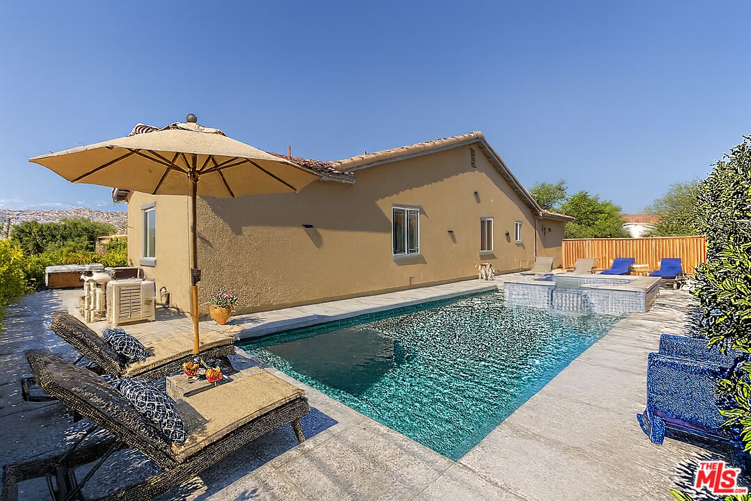 16295 Avenida Atezada