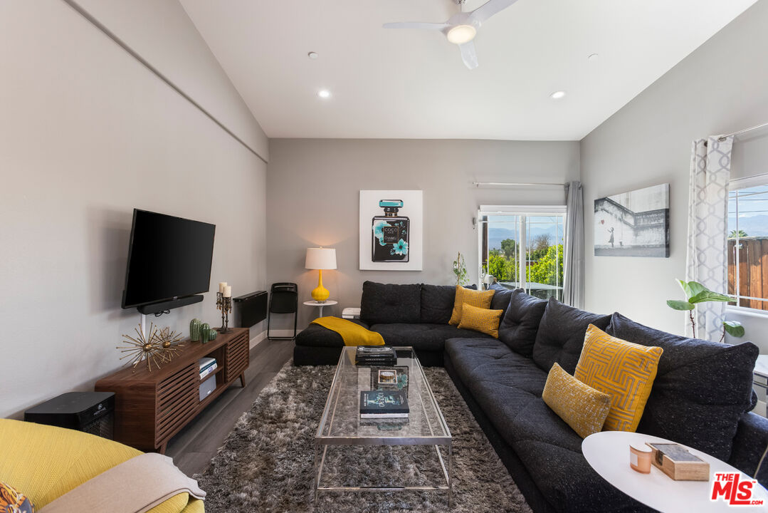 16295 Avenida Atezada