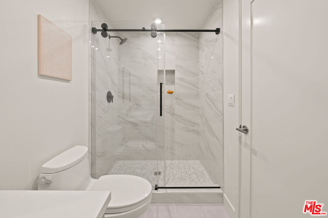 1204 N Orange Grv