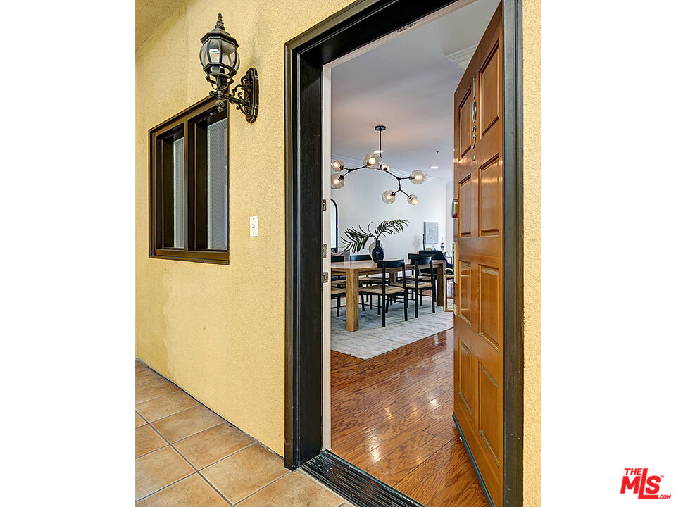 850 N Hudson Ave Unit: 103