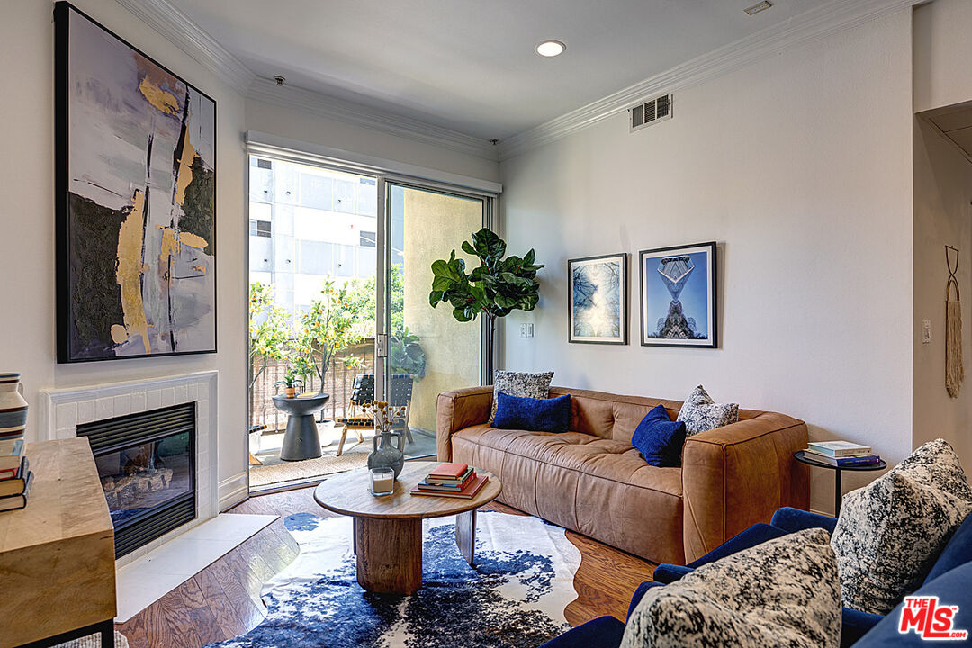 850 N Hudson Ave Unit: 103