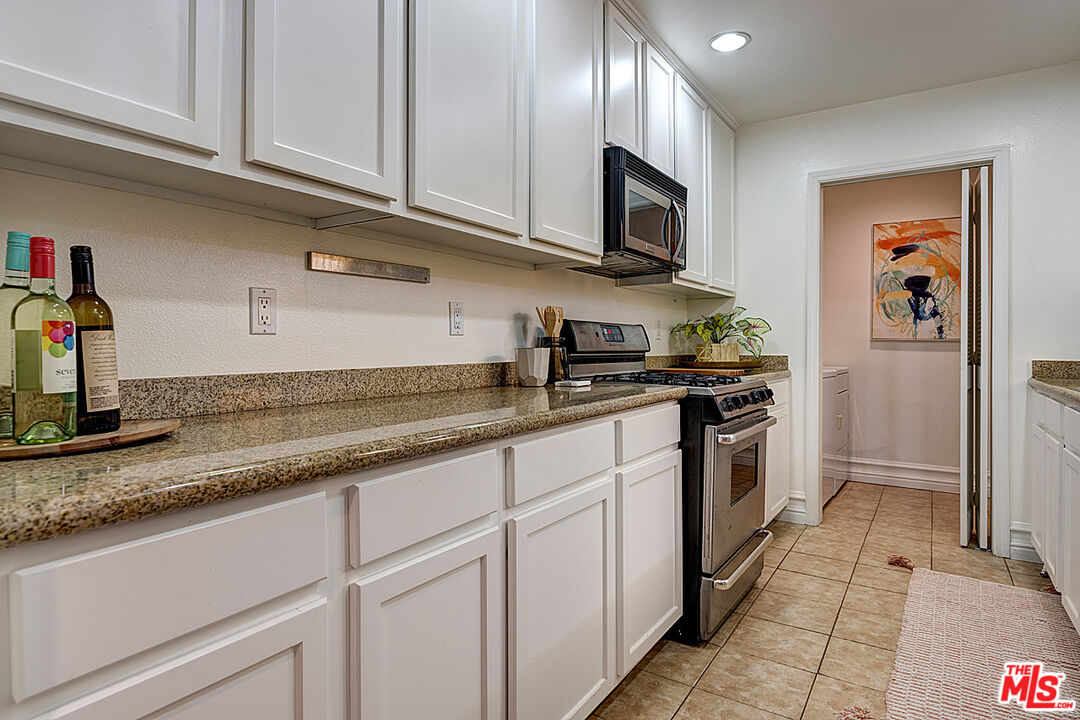 850 N Hudson Ave Unit: 103