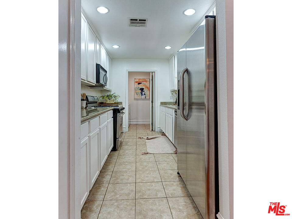 850 N Hudson Ave Unit: 103