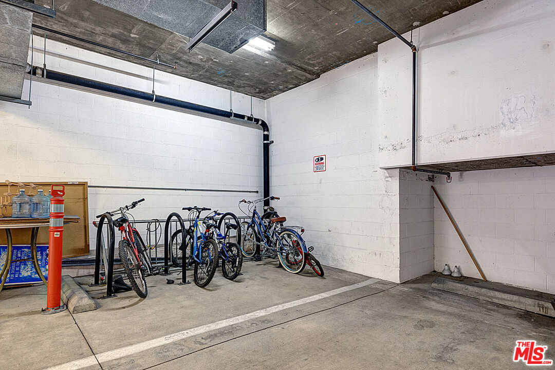 850 N Hudson Ave Unit: 103