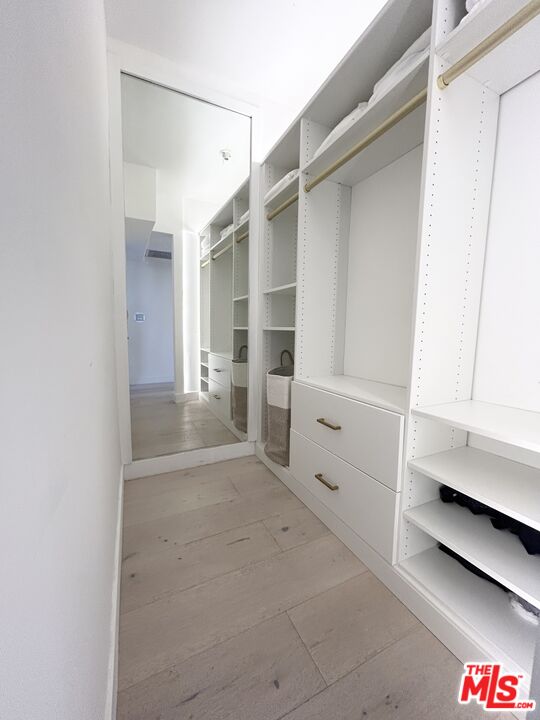 1131 Alta Loma Rd Unit: 226