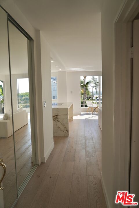 1131 Alta Loma Rd Unit: 226