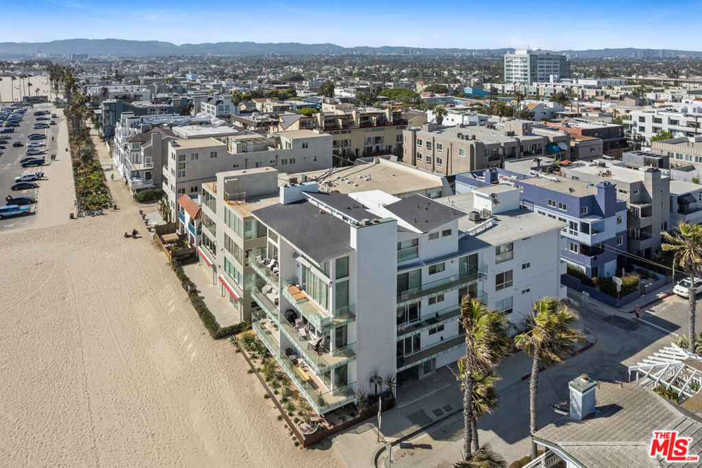 1 Driftwood Street 3