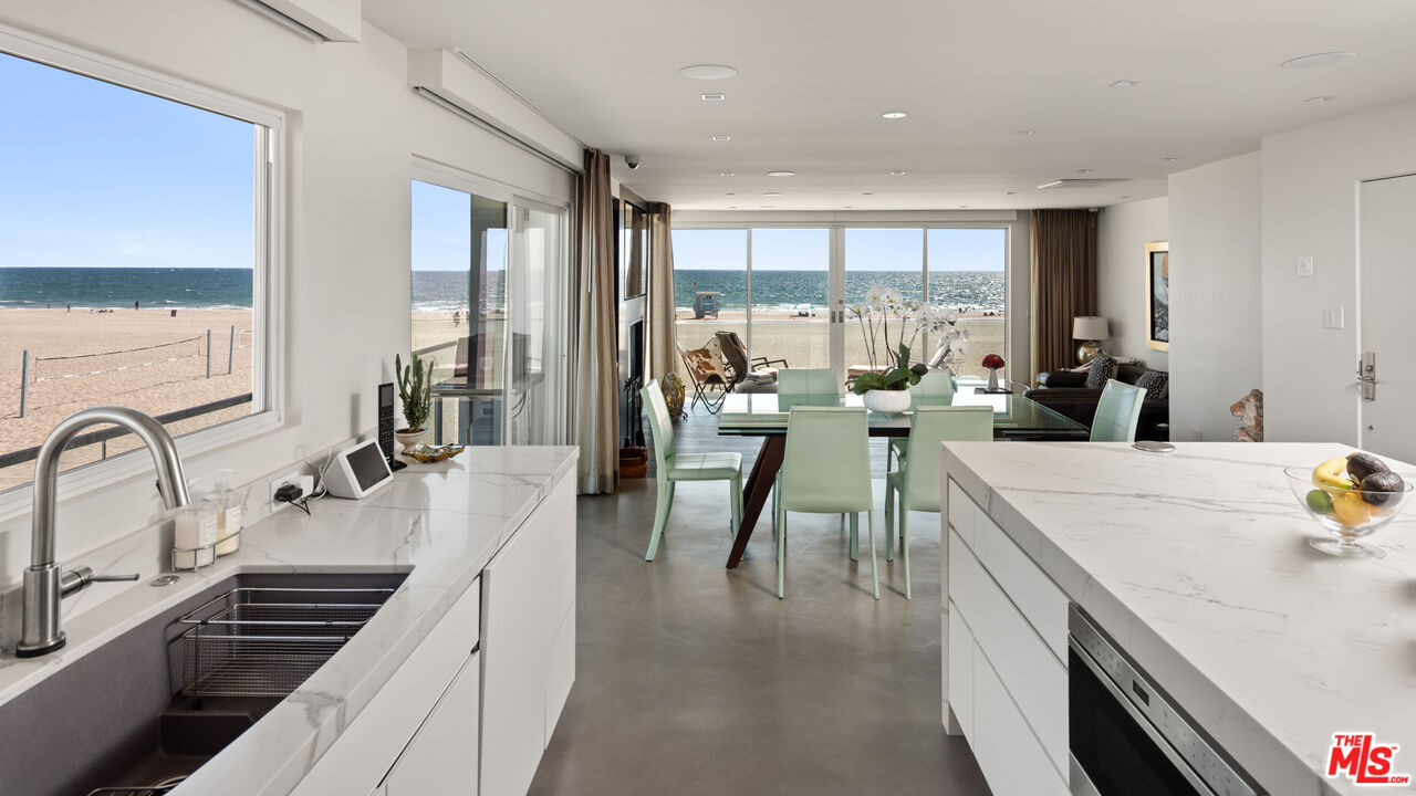 1 Driftwood St Unit: 3
