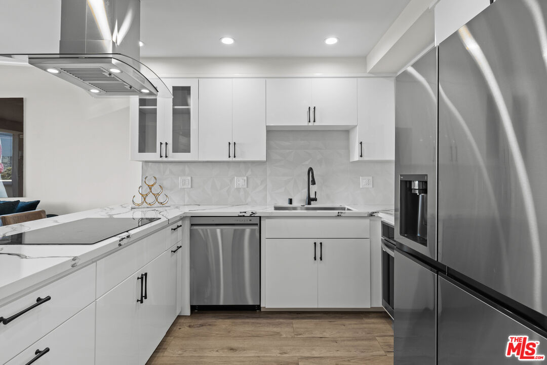 969 Hilgard Ave Unit: 809