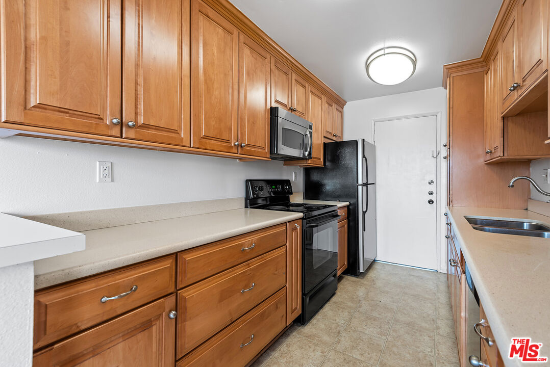 1115 S Elm Dr Unit: 412