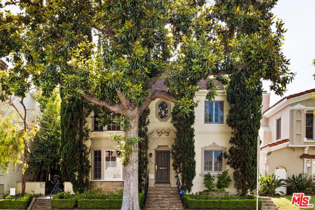 363 S Doheny Dr