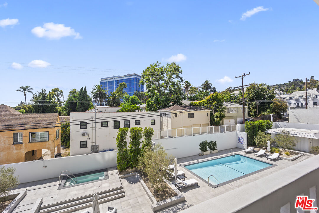 999 N Doheny Dr Unit: 211