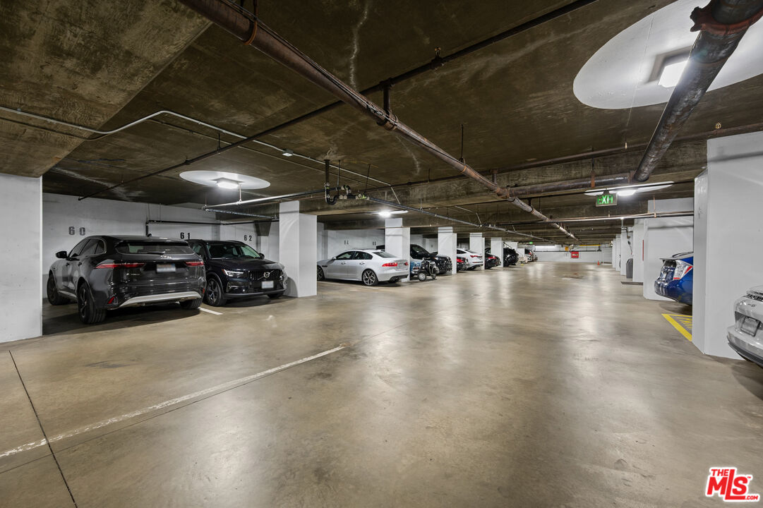 999 N Doheny Dr Unit: 211