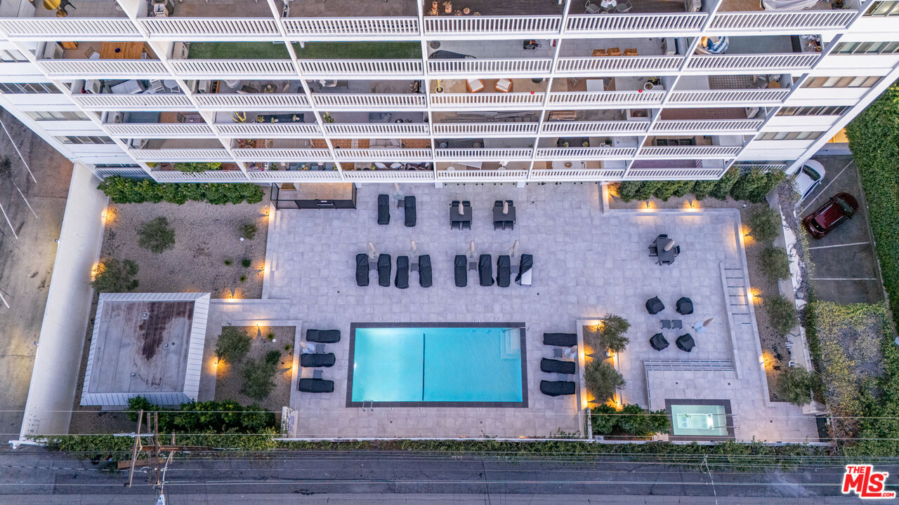 999 N Doheny Dr Unit: 211