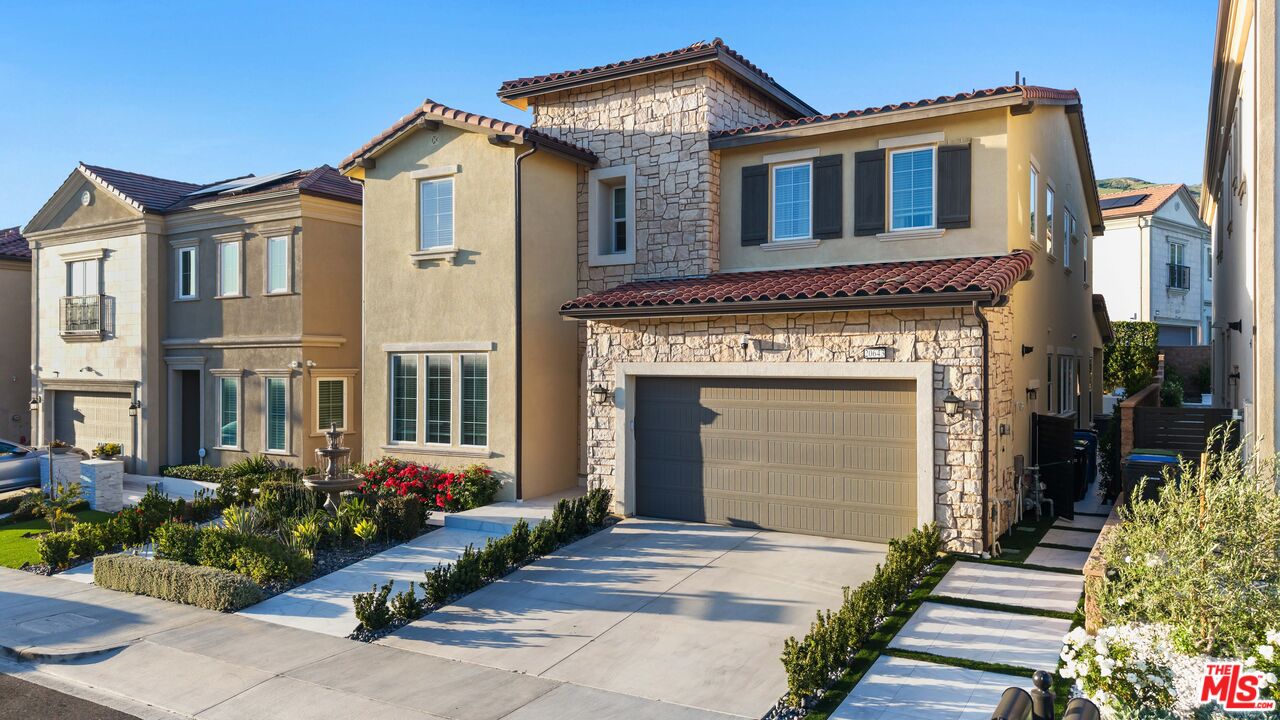 20643 W Wood Rose Ct