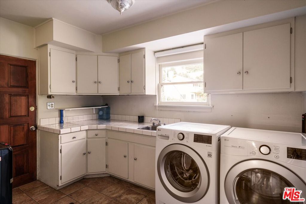 11111 Tujunga Canyon Boulevard