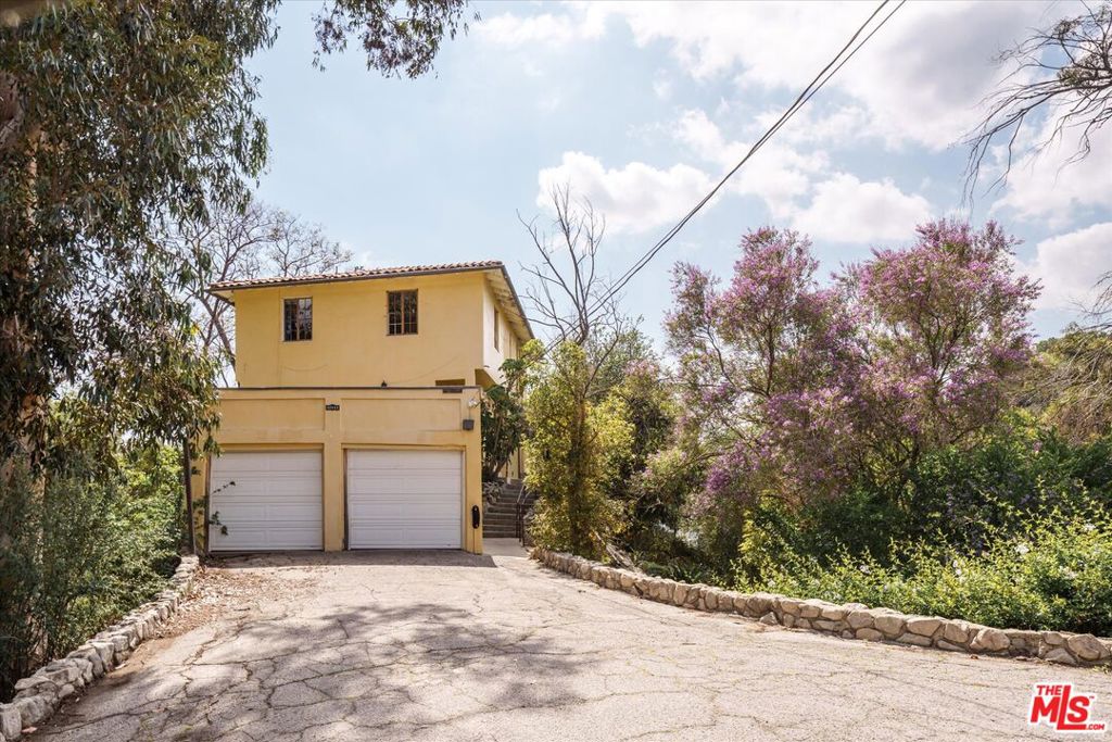 11111 Tujunga Canyon Boulevard