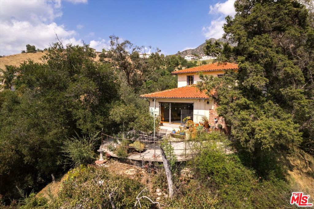 11111 Tujunga Canyon Boulevard