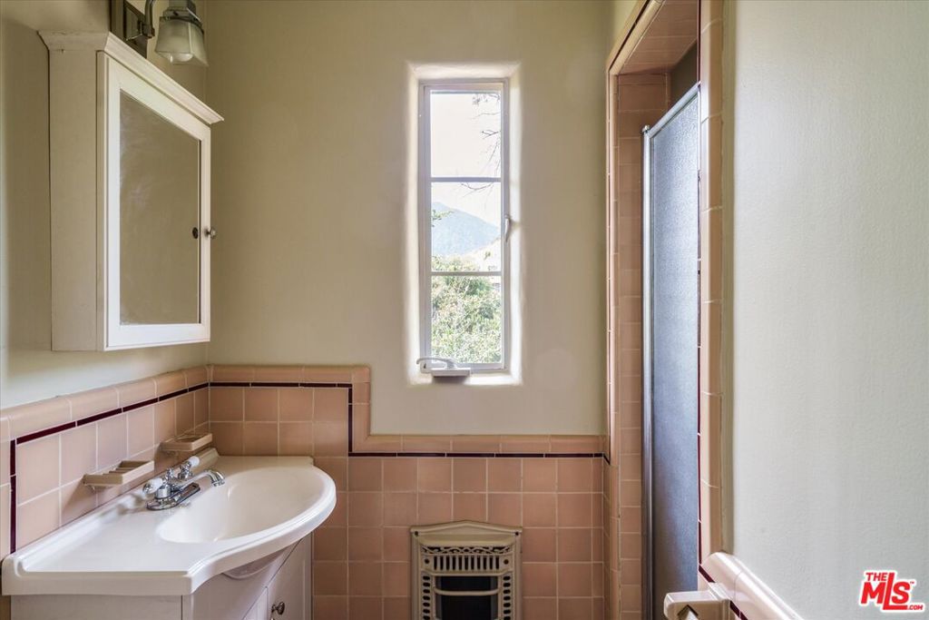 11111 Tujunga Canyon Boulevard