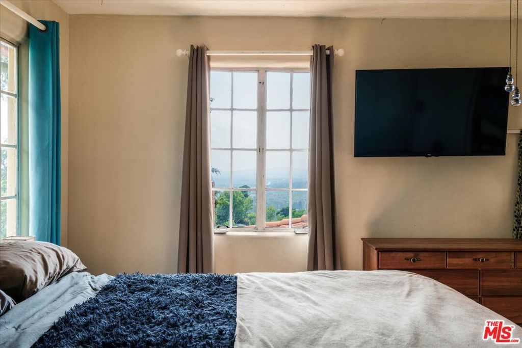 11111 Tujunga Canyon Boulevard