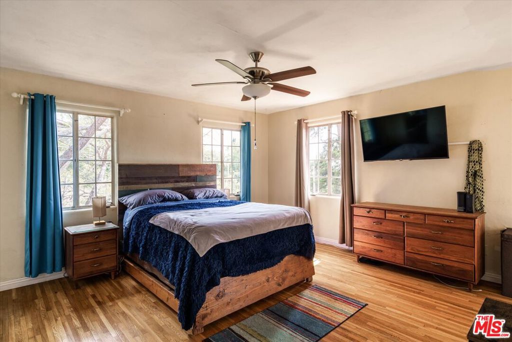 11111 Tujunga Canyon Boulevard