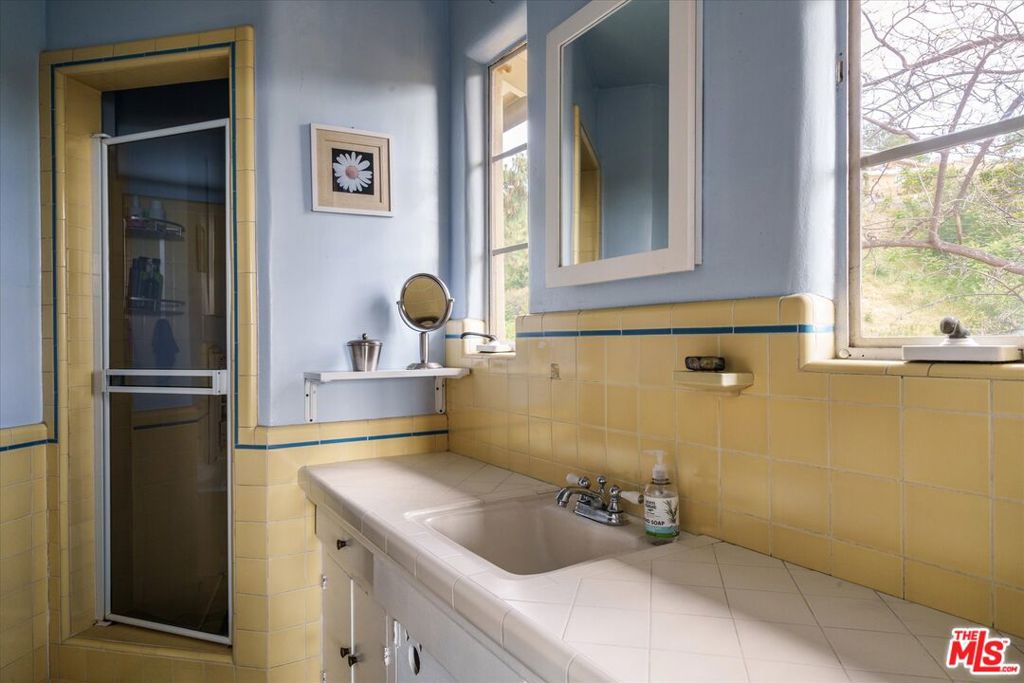 11111 Tujunga Canyon Boulevard