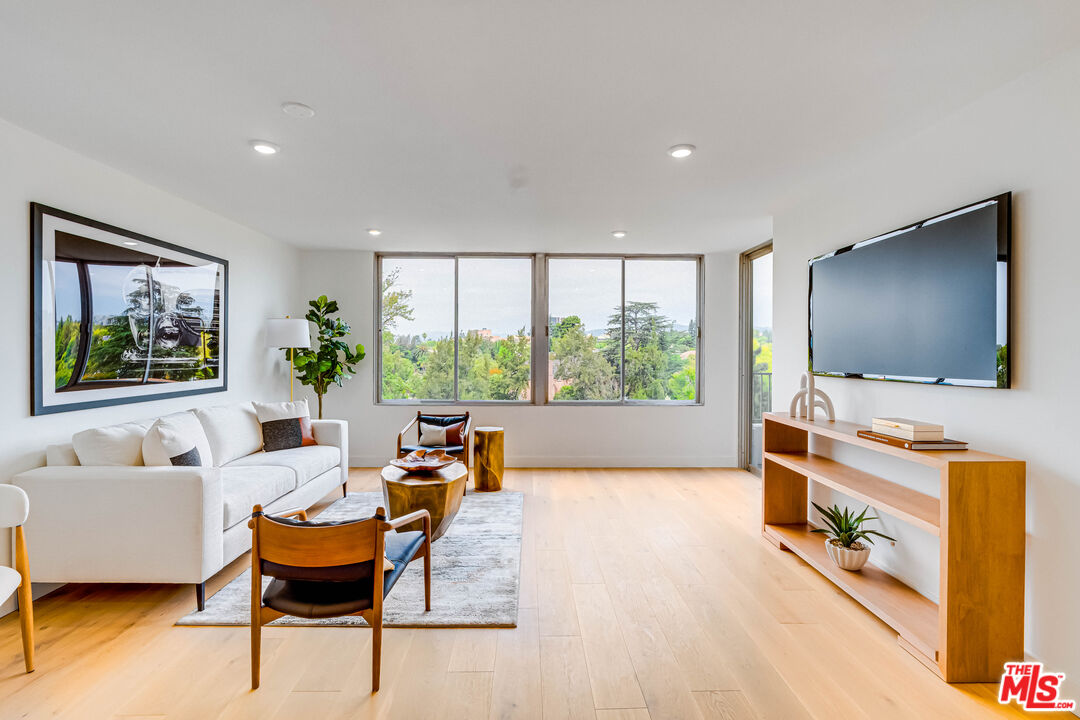 10501 Wilshire Blvd Unit: 816