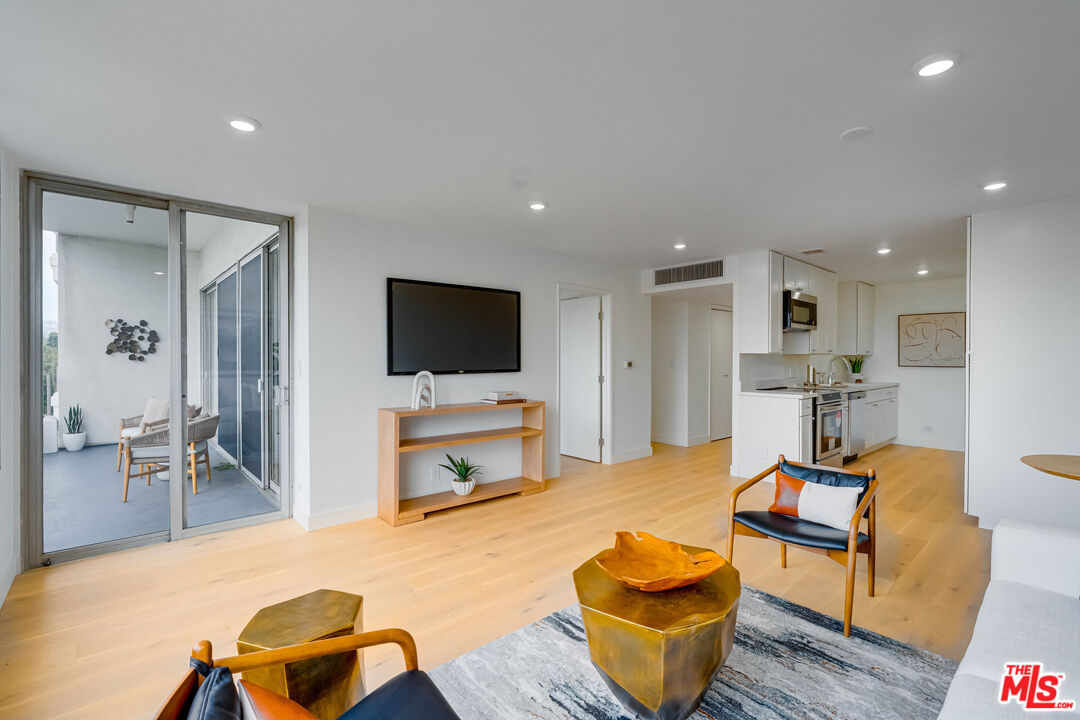 10501 Wilshire Blvd Unit: 816