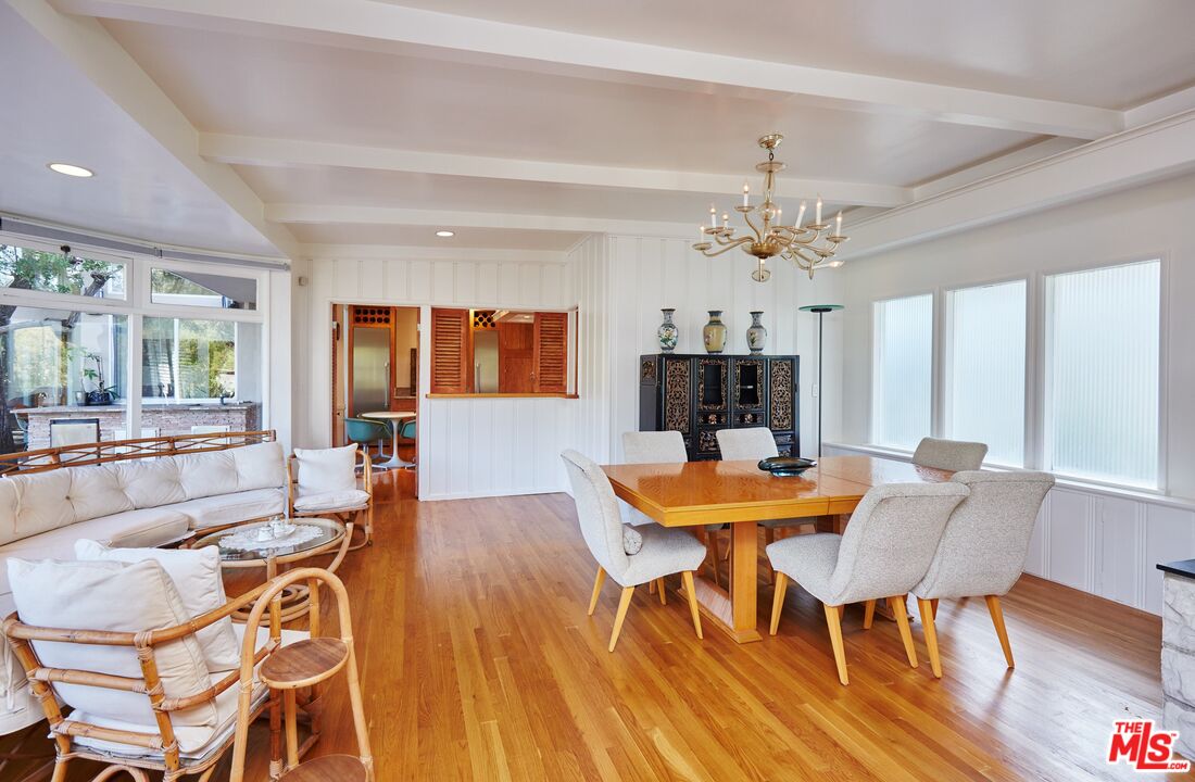 1104 Casiano Rd