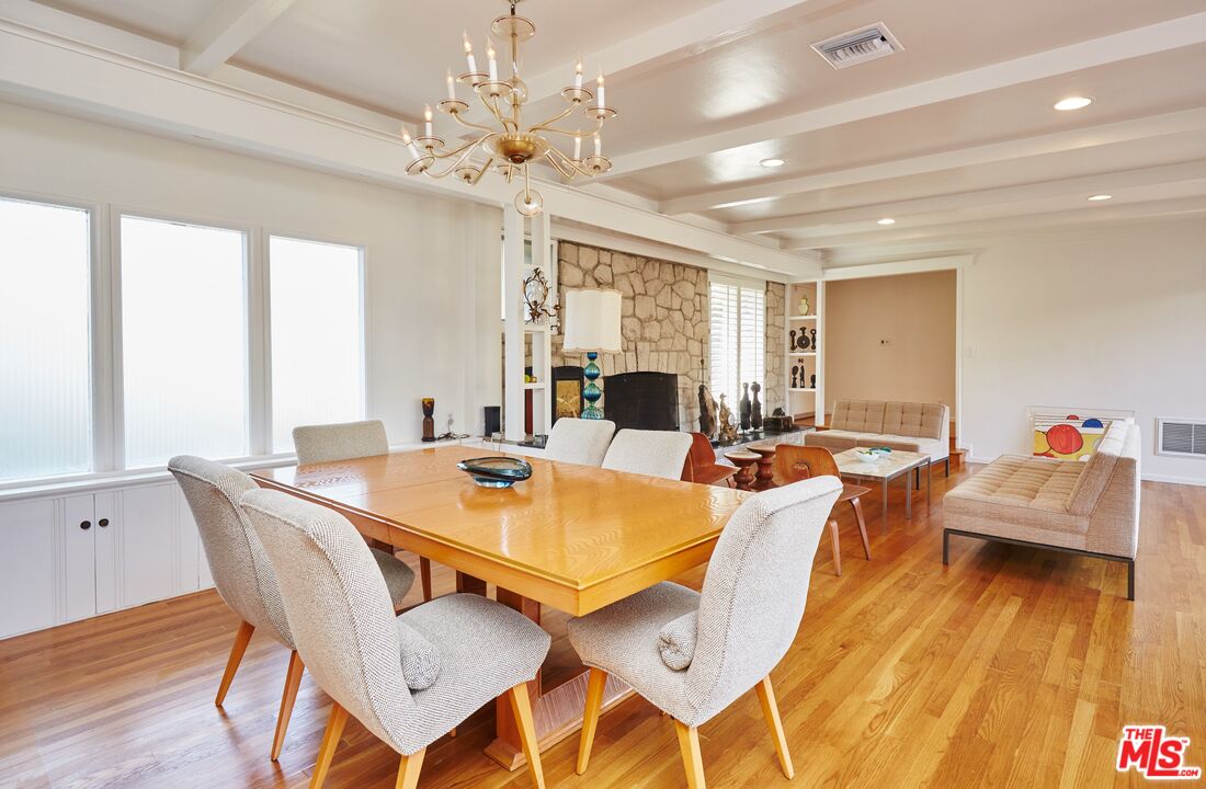 1104 Casiano Rd