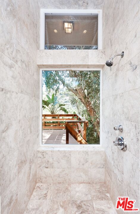 1104 Casiano Rd