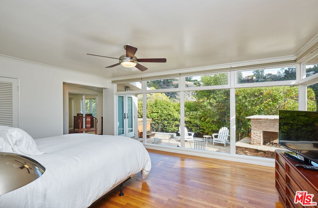 1104 Casiano Rd