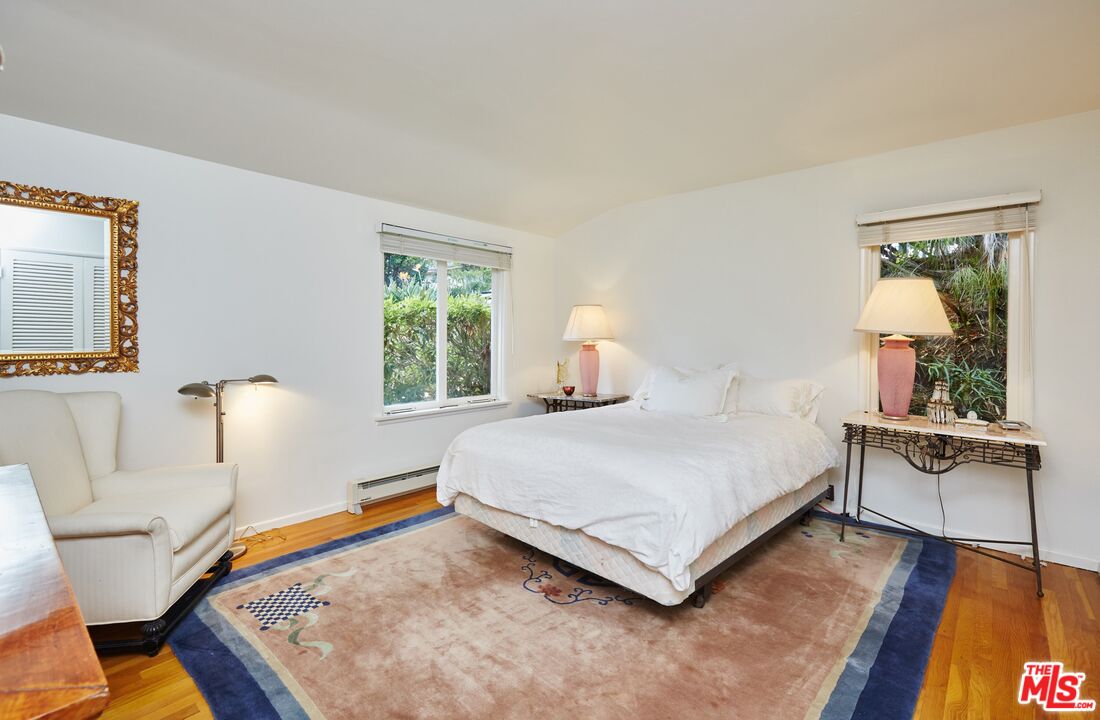 1104 Casiano Rd