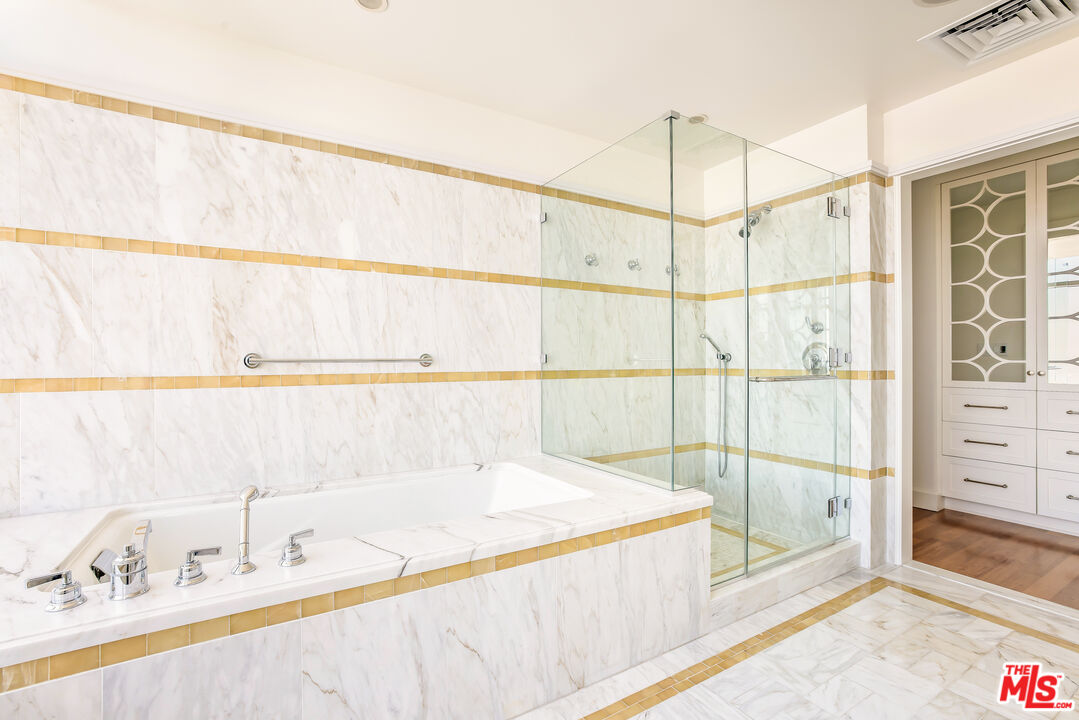 1 W Century Dr Unit: 28B