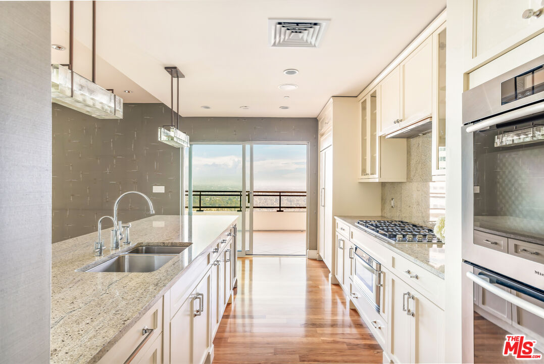 1 W Century Dr Unit: 28B