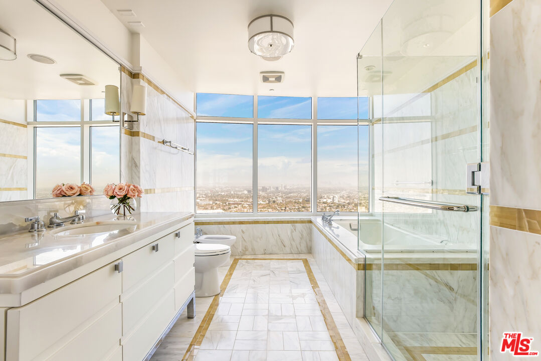 1 W Century Dr Unit: 28B