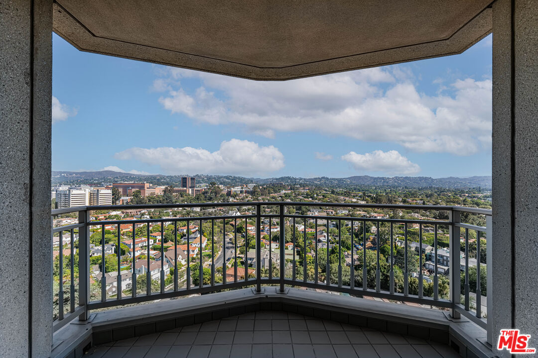 10727 Wilshire Blvd Unit: 1802